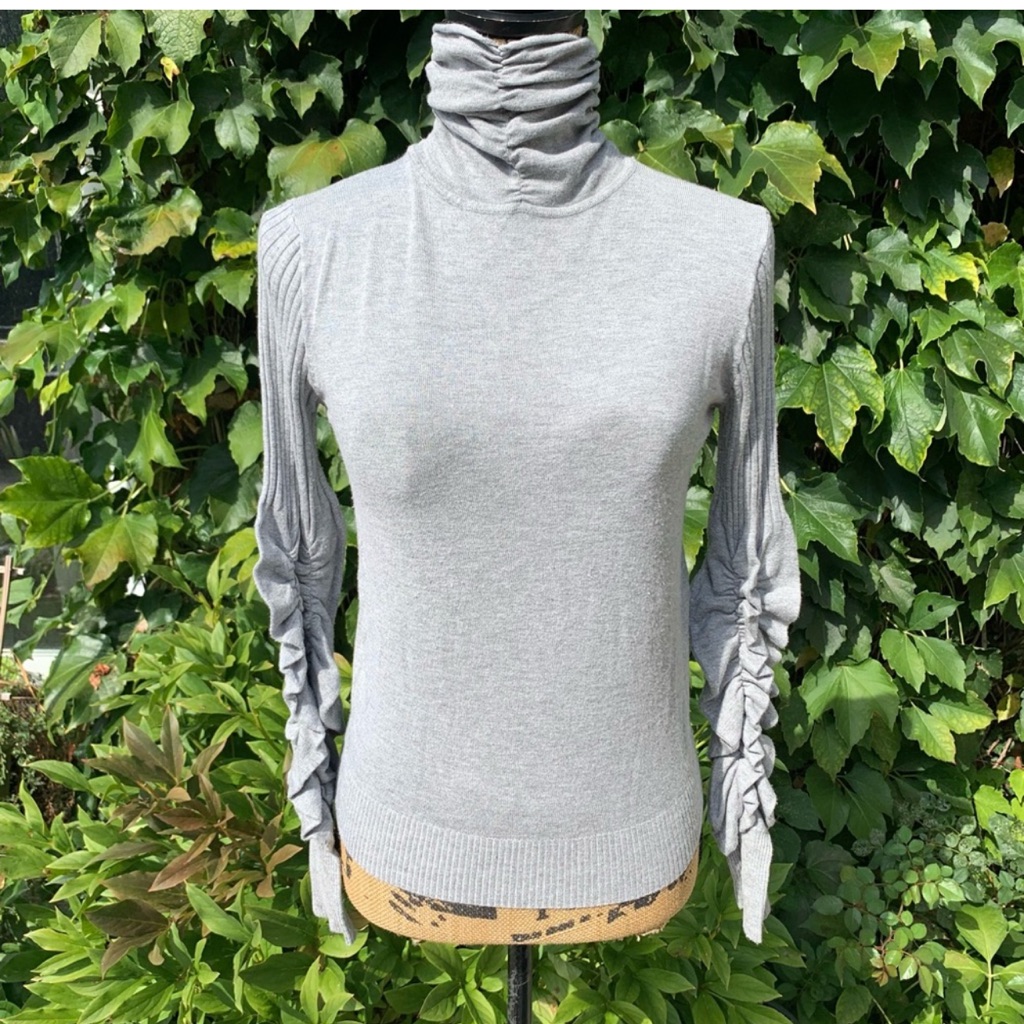 Yoki Gray Ruched Sleeve Turtleneck Sweater, M